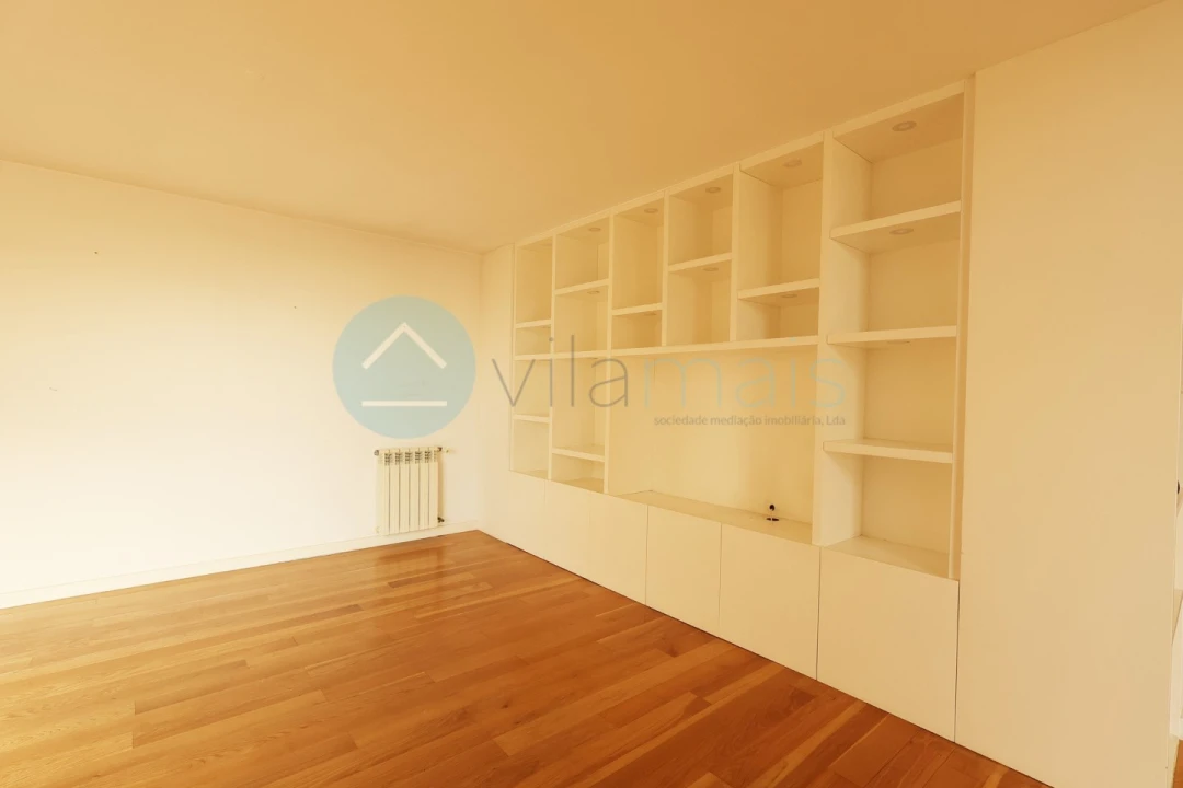 Moradia T4 para Venda em Aldoar, Foz do Douro e Nevogilde Foto 4