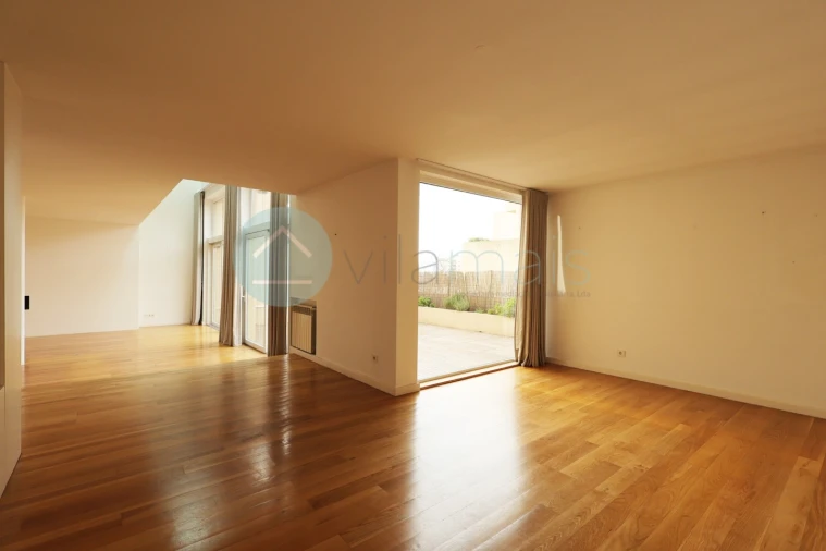 Moradia T4 para Venda em Aldoar, Foz do Douro e Nevogilde Foto 6