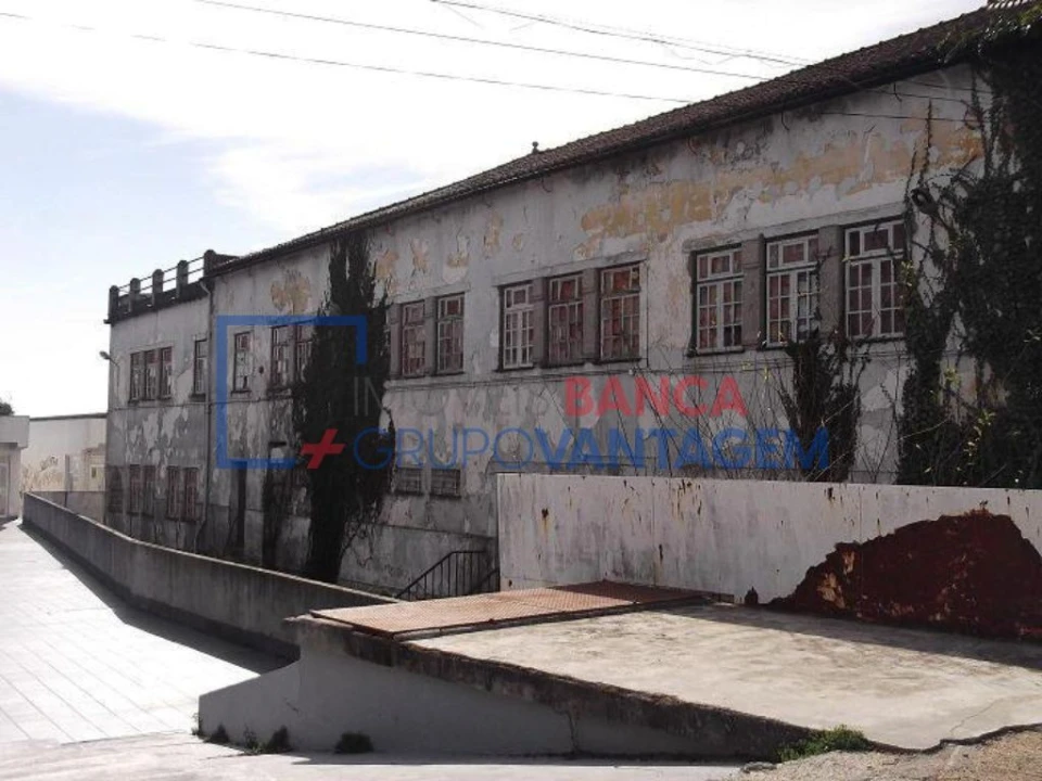 Moradia T20 para Venda em Nelas Foto 2