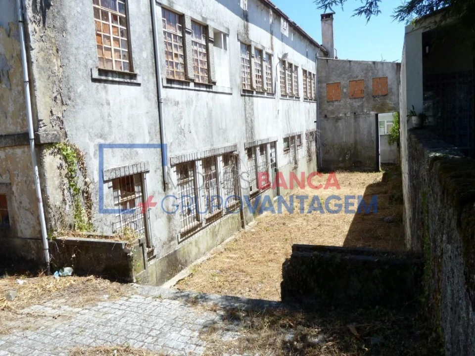 Moradia T20 para Venda em Nelas Foto 3