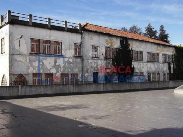 Moradia T20 para Venda em Nelas