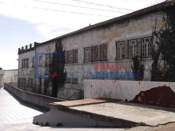 Moradia T20 para Venda em Nelas