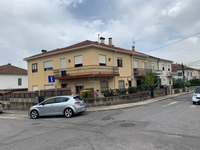 Moradia T6 para Venda em Rio Tinto Foto 3