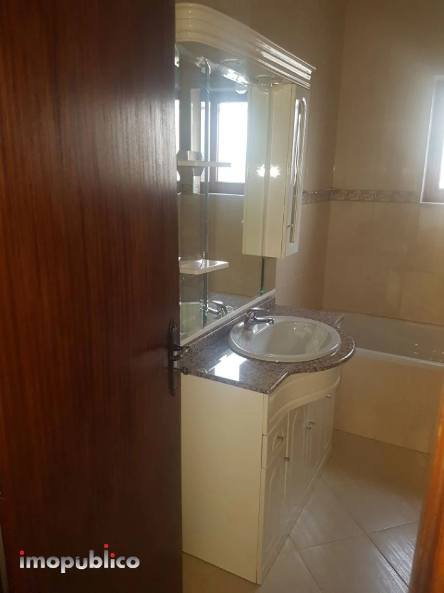 Moradia T3 para Arrendamento em Vade Foto 4