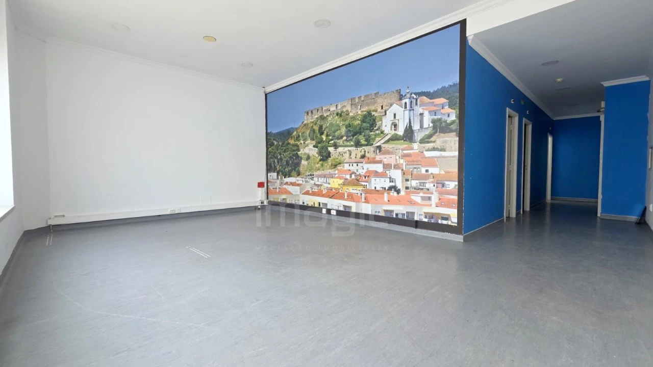 Loja para Arrendamento em Santa Maria, São Pedro e Matacães Foto 3