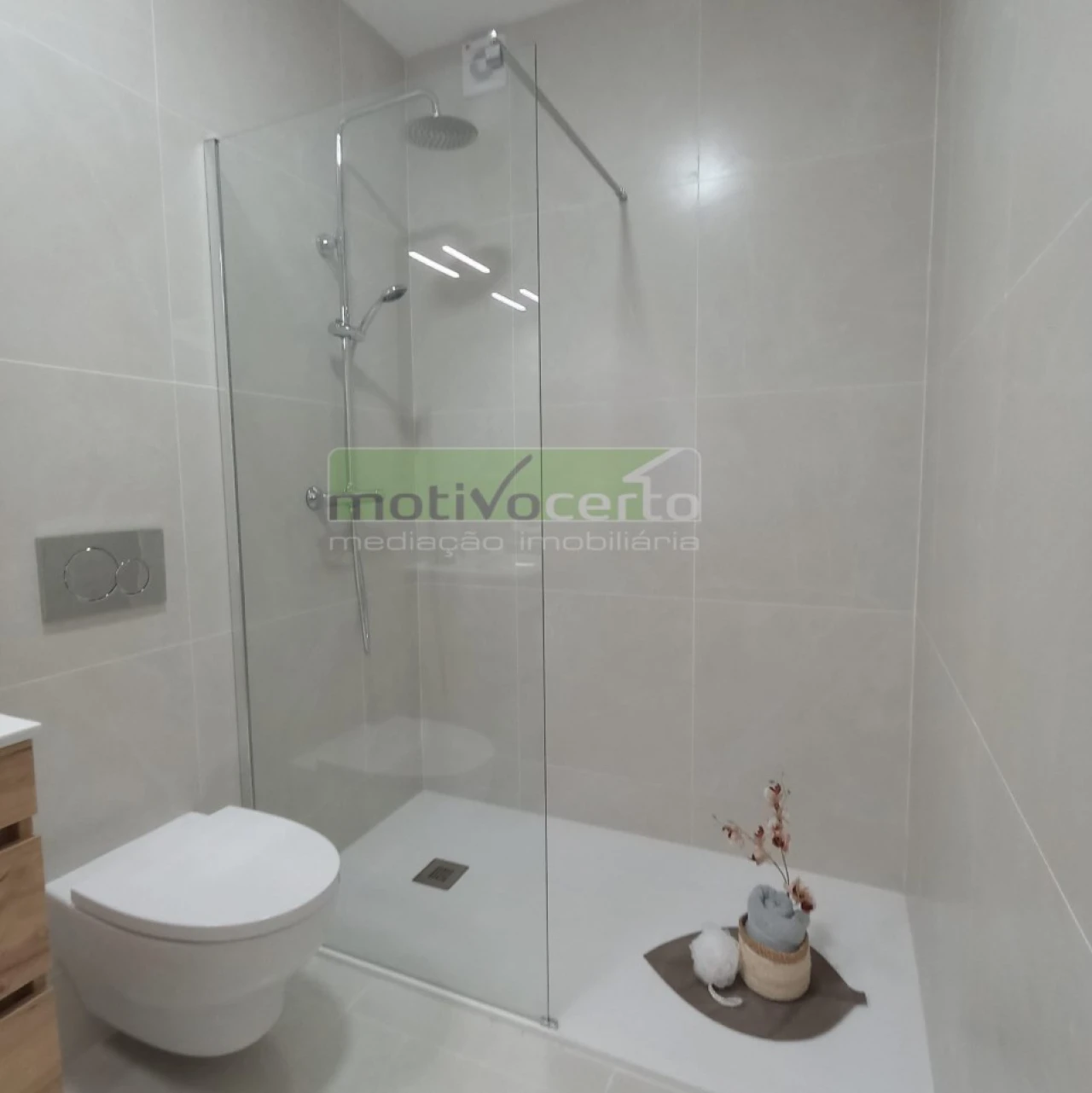 Apartamento T2 para Venda em Campolide Foto 13