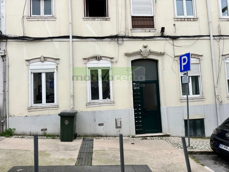 Apartamento T2 para Venda em Campolide Foto 18