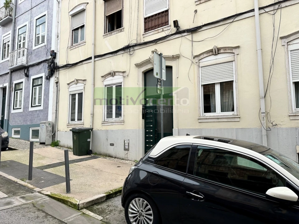 Apartamento T2 para Venda em Campolide Foto 17