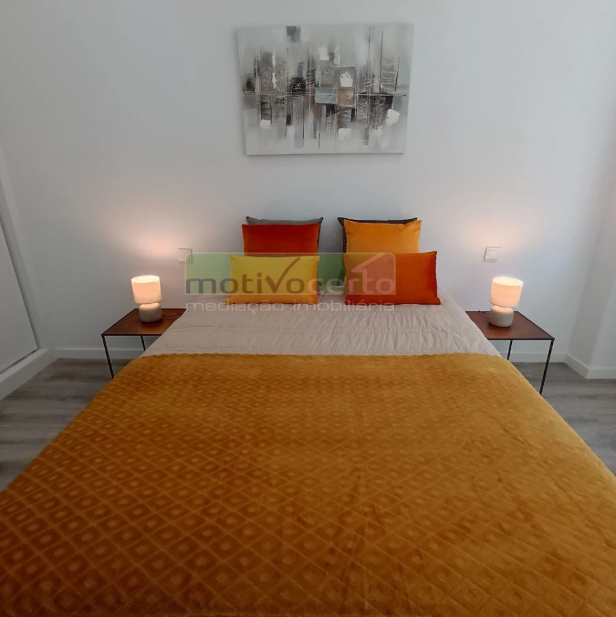 Apartamento T2 para Venda em Campolide Foto 9