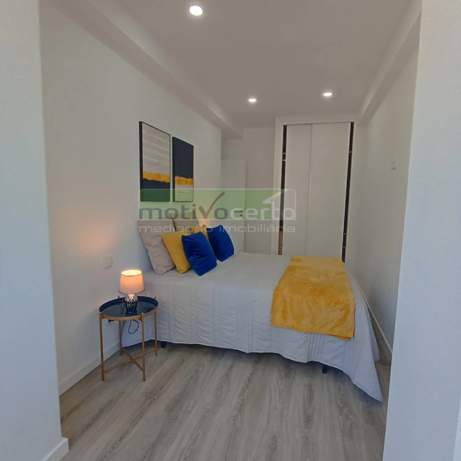 Apartamento T2 para Venda em Campolide Foto 15