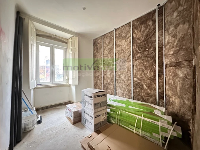 Apartamento T2 para Venda em Campolide Foto 3