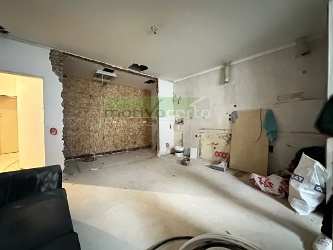 Apartamento T2 para Venda em Campolide Foto 5