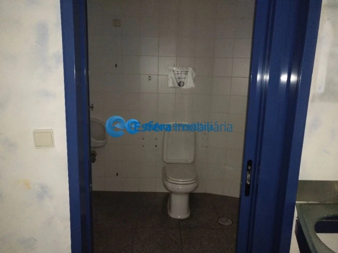 Loja para Arrendamento em Moreira Foto 7