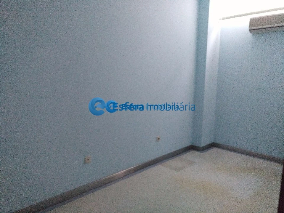 Loja para Arrendamento em Moreira Foto 8