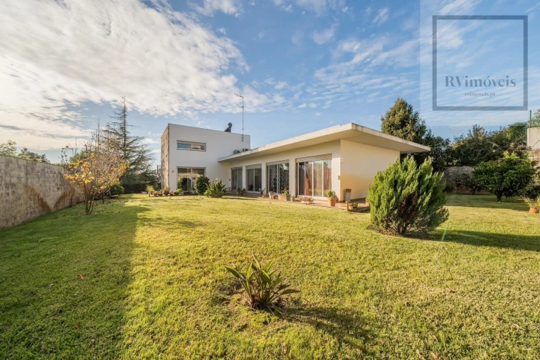 Moradia T5 para Venda em Cidade da Maia Foto 2