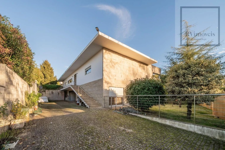 Moradia T5 para Venda em Cidade da Maia Foto 1