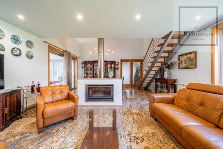 Moradia T5 para Venda em Cidade da Maia Foto 6