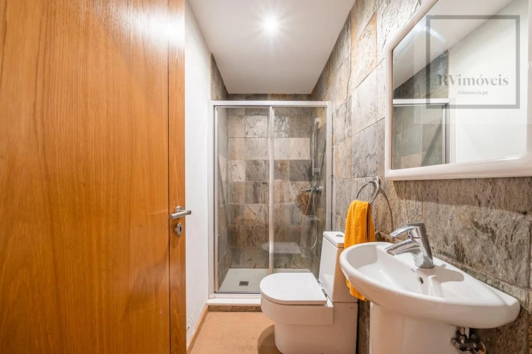 Moradia T5 para Venda em Cidade da Maia Foto 28