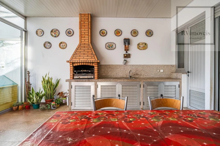 Moradia T5 para Venda em Cidade da Maia Foto 14