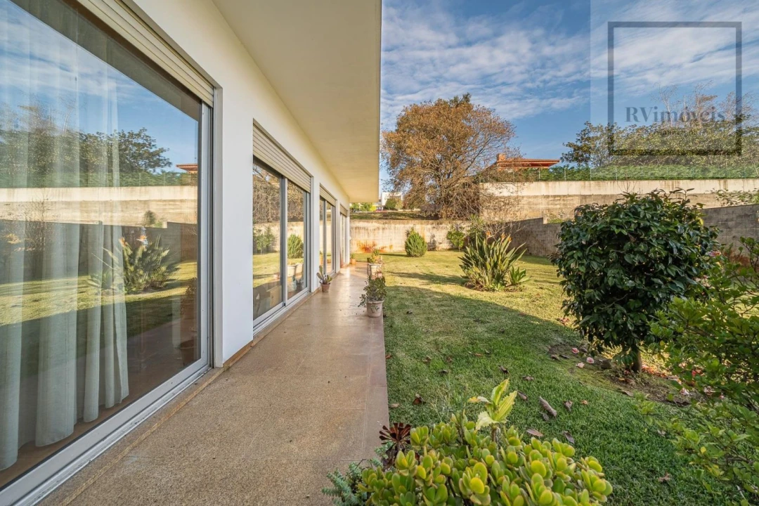 Moradia T5 para Venda em Cidade da Maia Foto 3