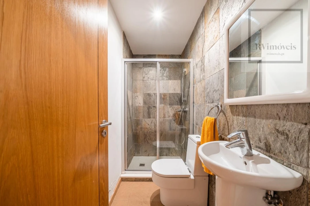 Moradia T5 para Venda em Cidade da Maia Foto 28