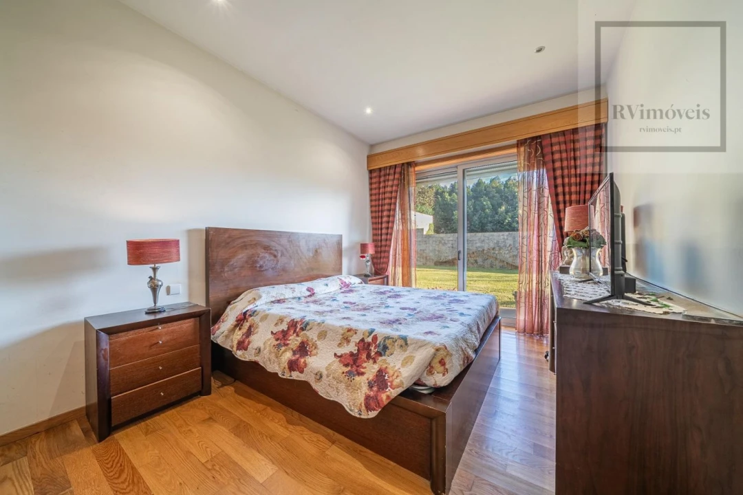 Moradia T5 para Venda em Cidade da Maia Foto 22