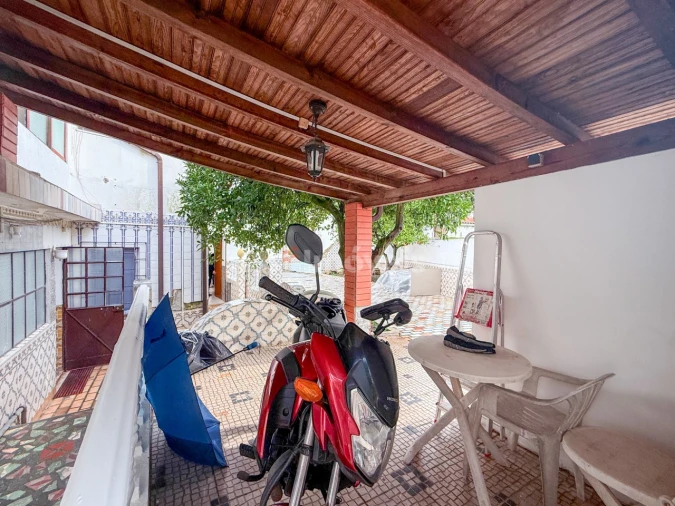 Moradia T5 para Venda em Tramagal Foto 5