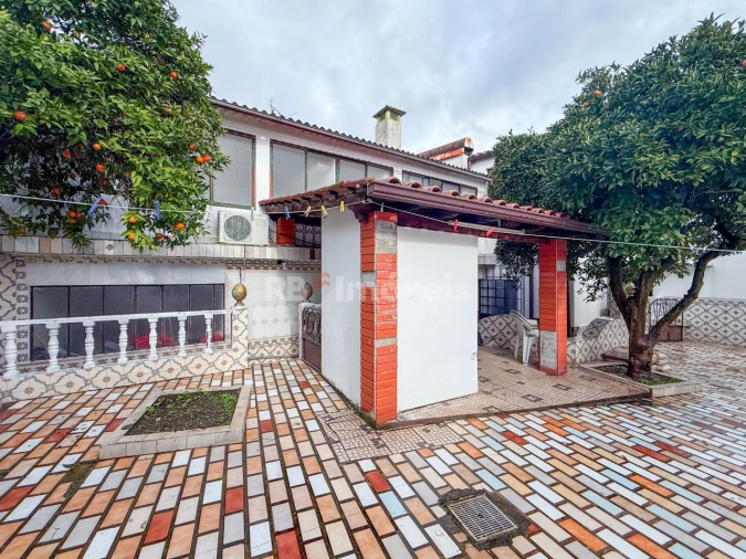 Moradia T5 para Venda em Tramagal Foto 7