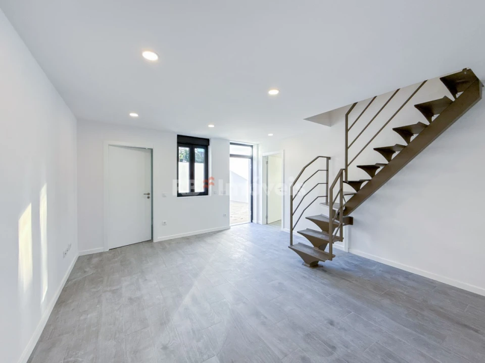 Moradia T4 para Venda em Nossa Sra de Fatima Foto 12