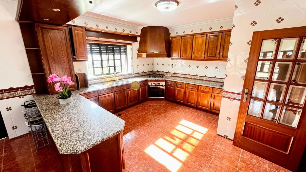 Moradia T4 para Venda em Semide e Rio Vide Foto 6