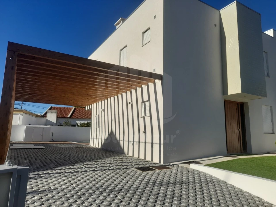 Moradia T3 para Venda em Sesimbra (Castelo) Foto 1