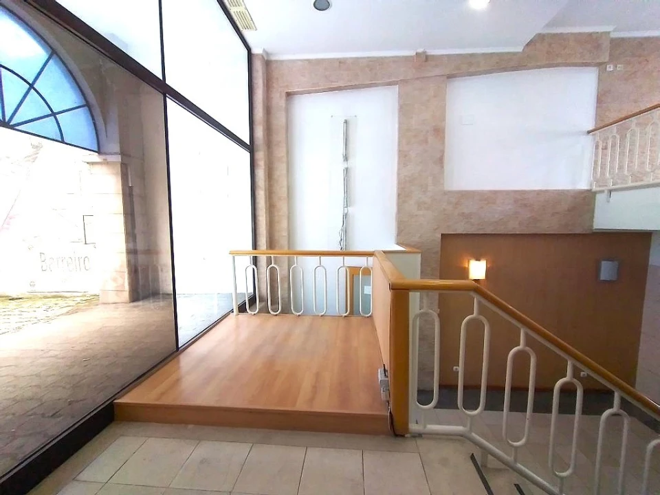 Loja para Venda em Alto do Seixalinho, Santo André e Verderena Foto 12