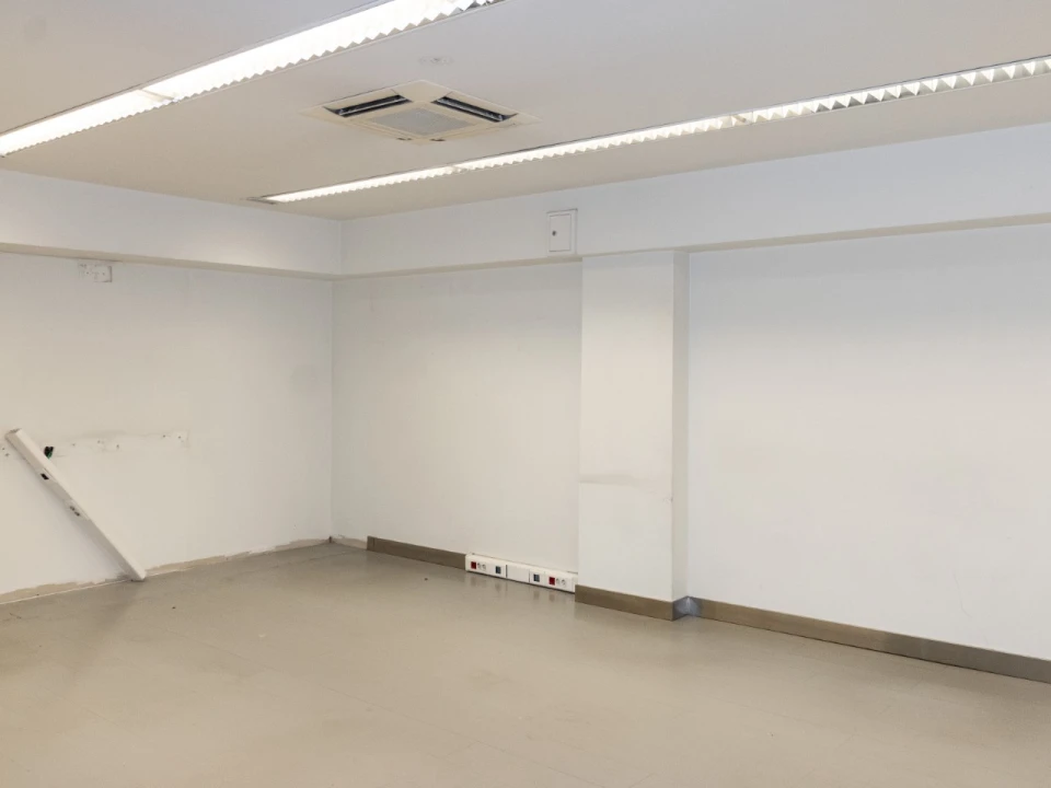 Loja para Arrendamento em Sé Nova, Santa Cruz, Almedina e São Bartolomeu Foto 5