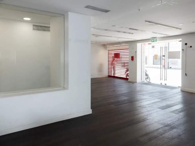 Loja para Arrendamento em Sé Nova, Santa Cruz, Almedina e São Bartolomeu