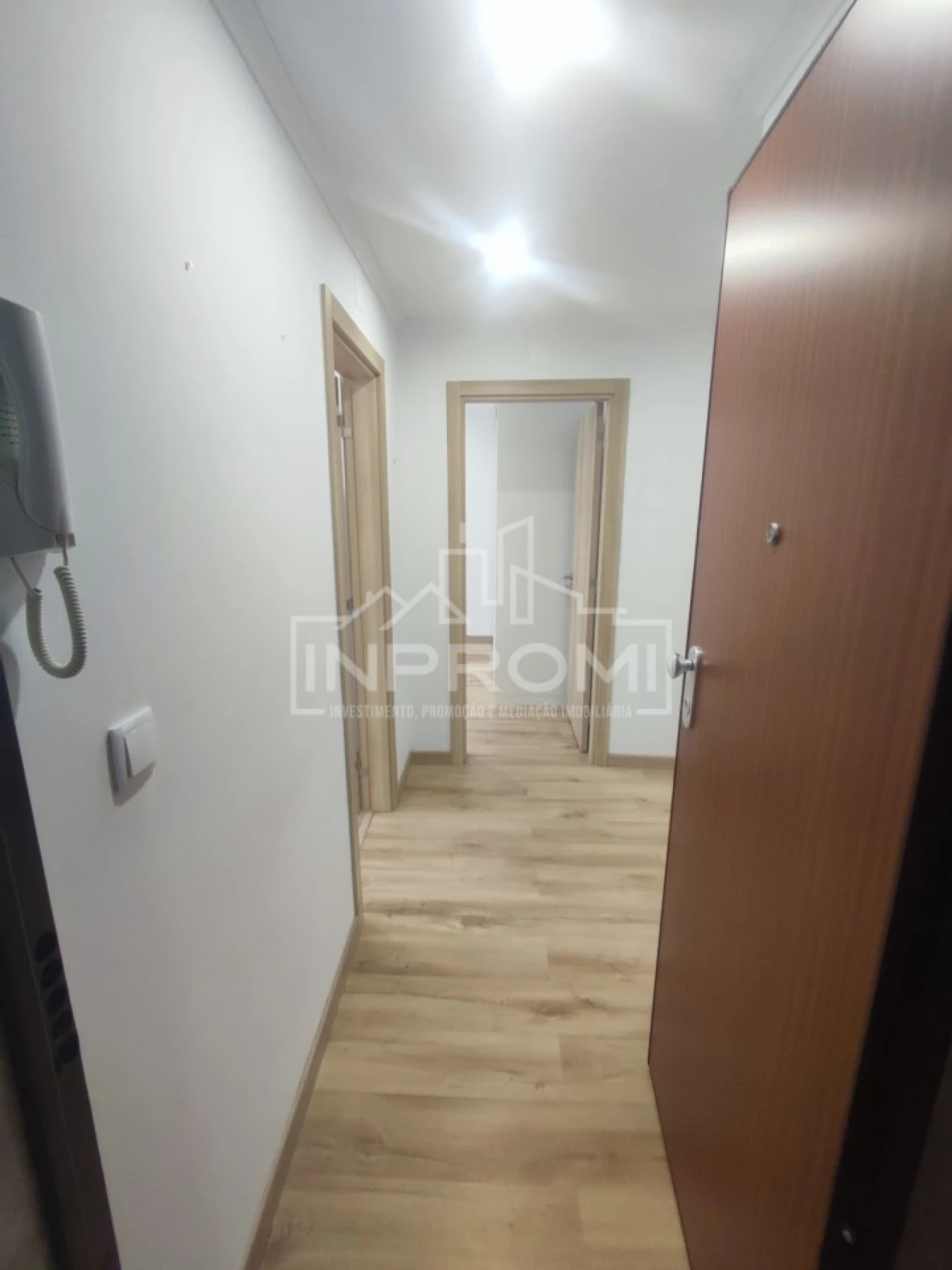 Apartamento T2 para Venda em São Domingos de Benfica Foto 9