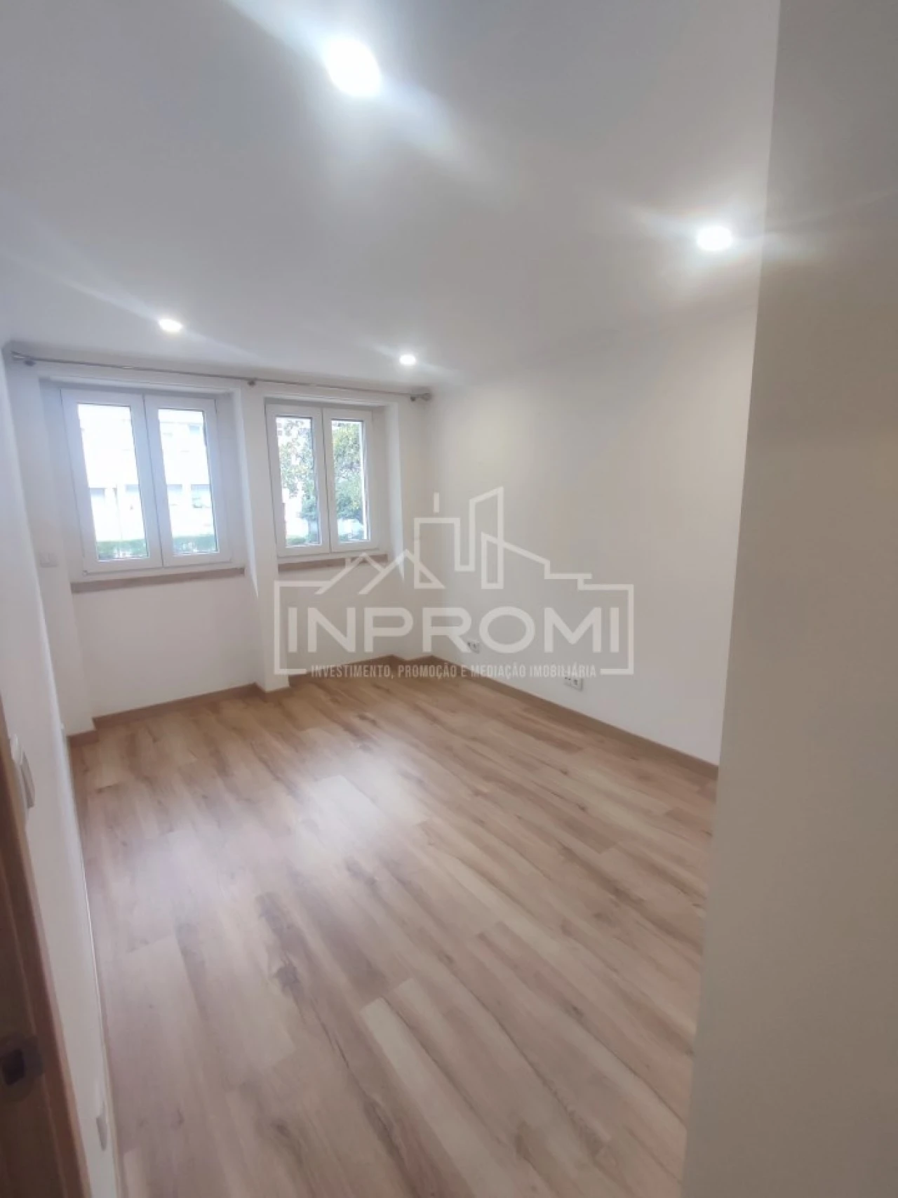 Apartamento T2 para Venda em São Domingos de Benfica Foto 15