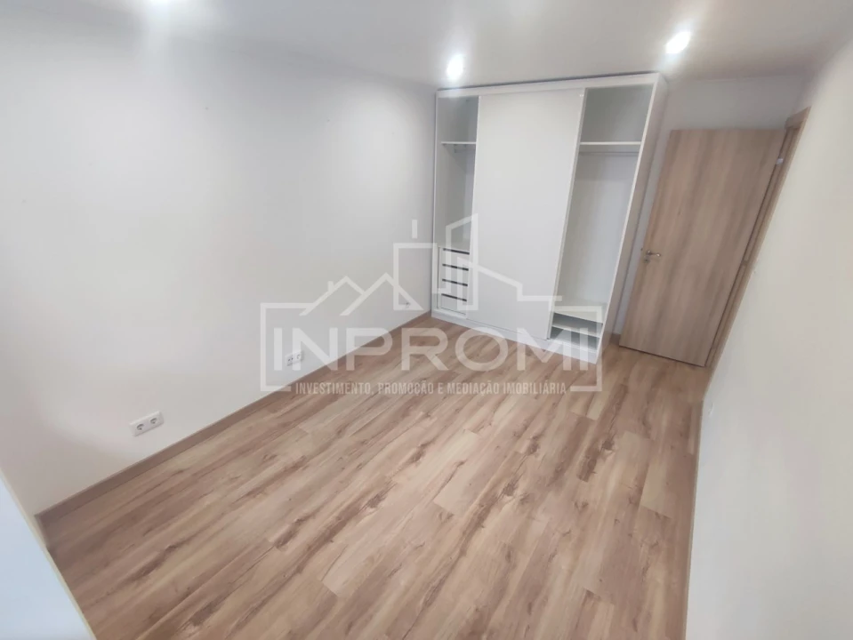 Apartamento T2 para Venda em São Domingos de Benfica Foto 16