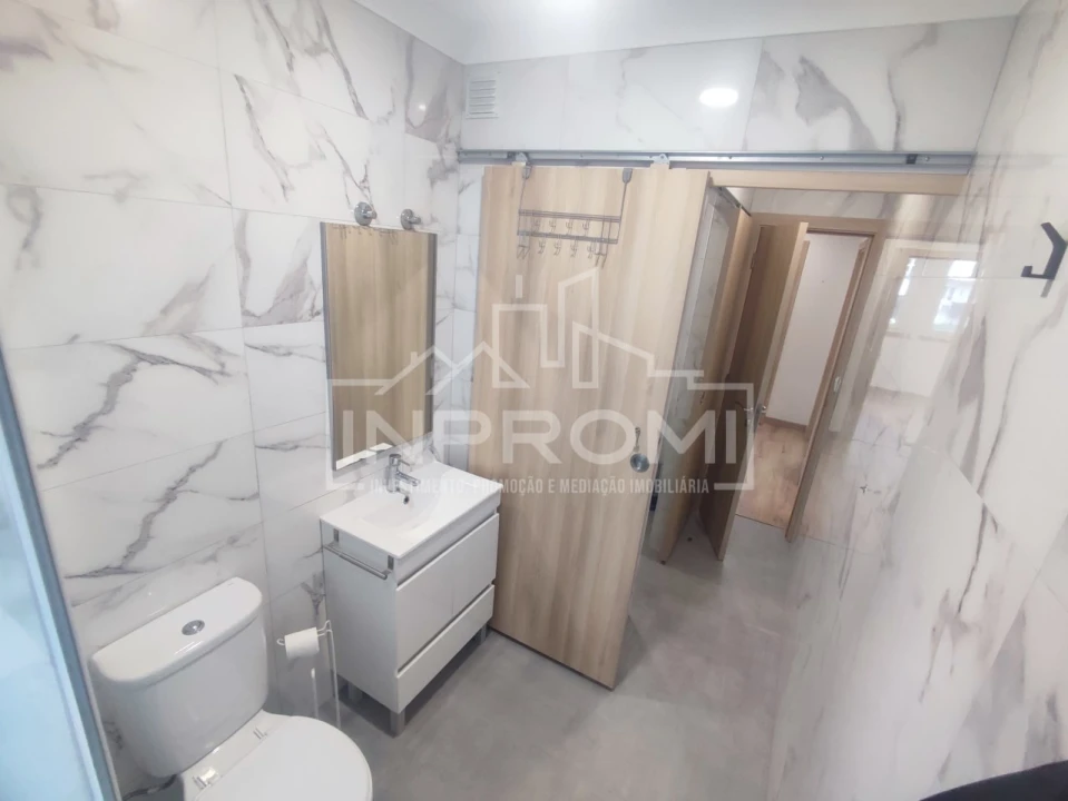 Apartamento T2 para Venda em São Domingos de Benfica Foto 24