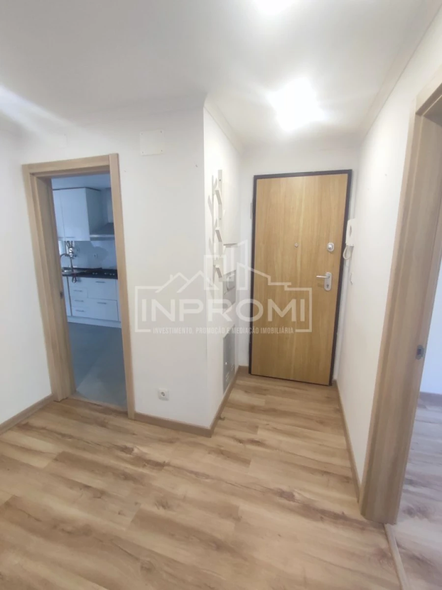 Apartamento T2 para Venda em São Domingos de Benfica Foto 10