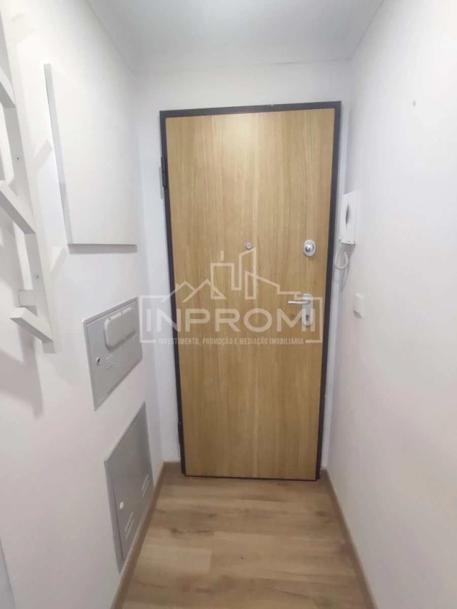 Apartamento T2 para Venda em São Domingos de Benfica Foto 11