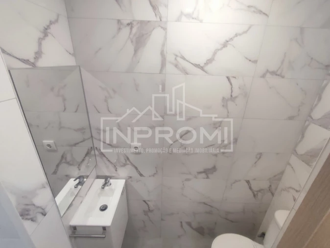 Apartamento T2 para Venda em São Domingos de Benfica Foto 21