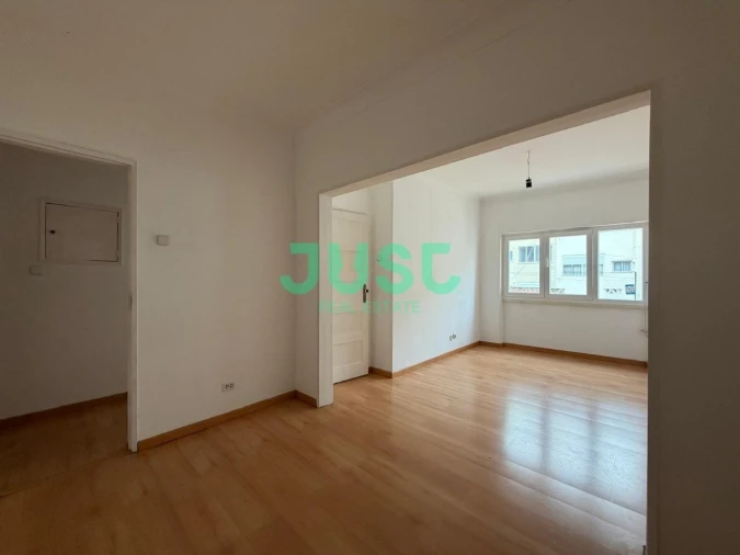 Apartamento T2 para Venda em Seixal, Arrentela e Aldeia de Paio Pires Foto 4