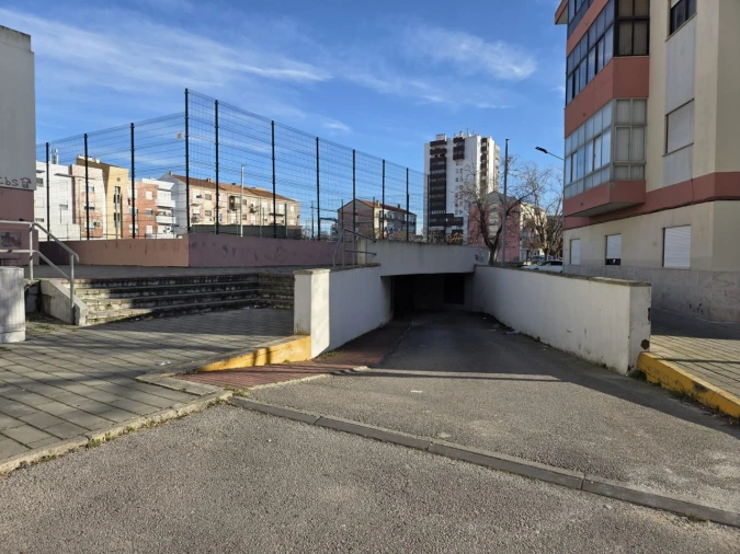 Garagem para Arrendamento em Alto do Seixalinho, Santo André e Verderena Foto 14