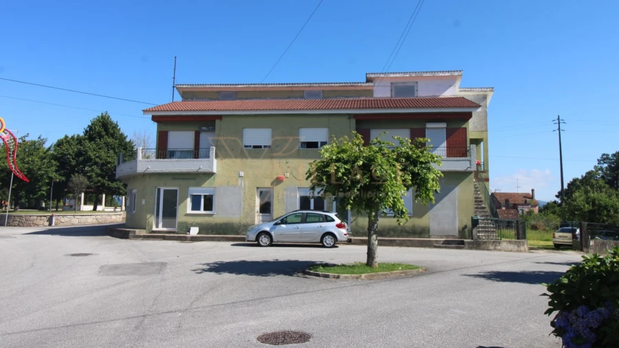 Moradia T9 para Venda em Campos e Vila Meã