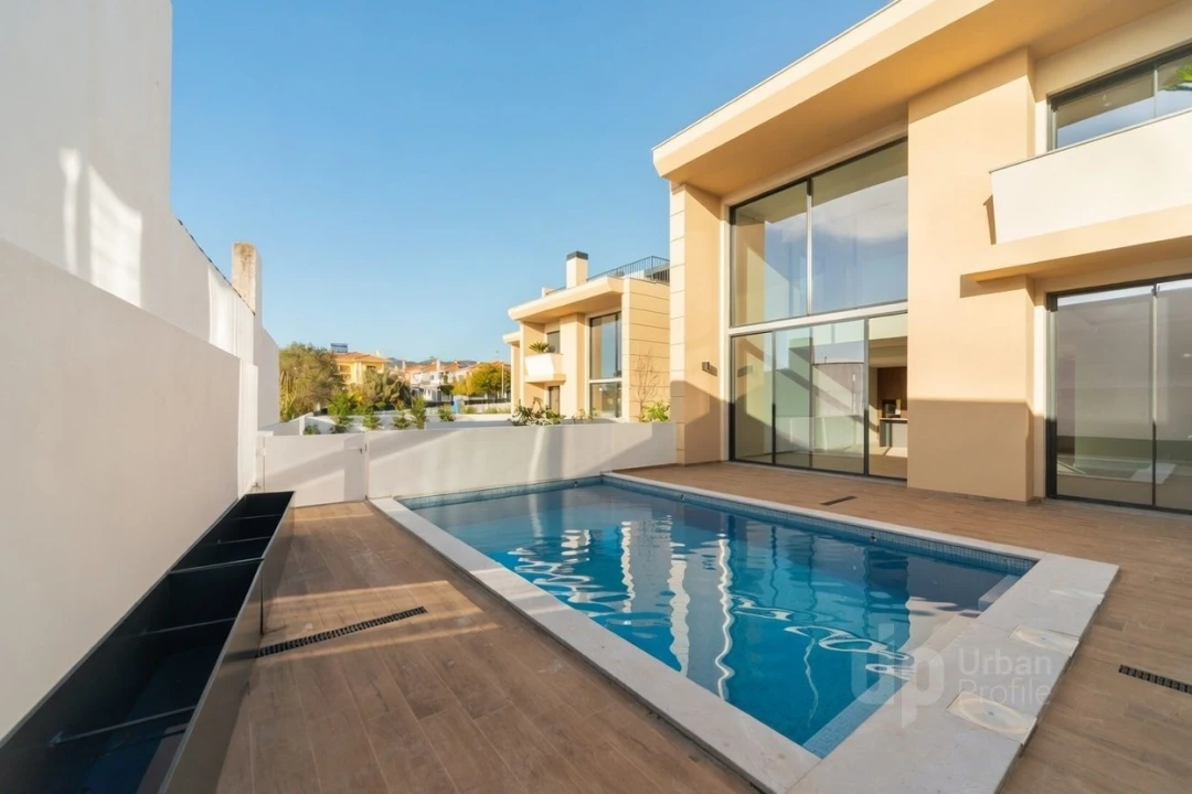 Moradia T4 para Venda em Alcabideche Foto 1