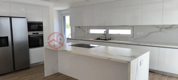 Moradia T4 para Venda em Azeitão (São Lourenço e São Simão)