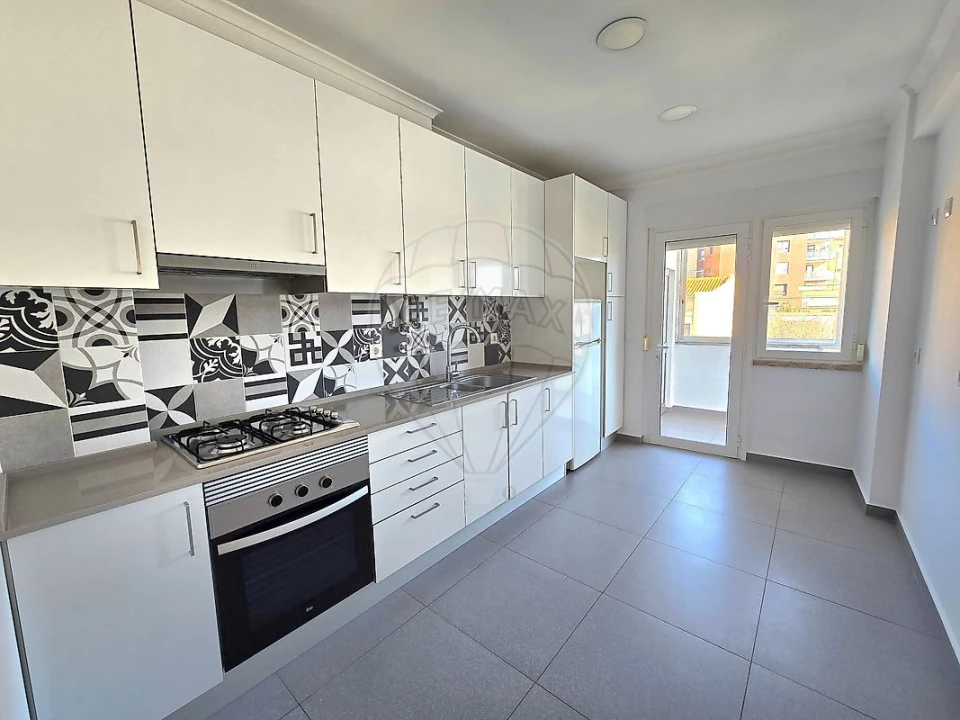 Apartamento T2 para Arrendamento em Odivelas Foto 1