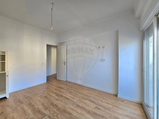 Apartamento T2 para Arrendamento em Odivelas Foto 17