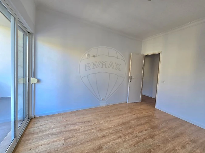 Apartamento T2 para Arrendamento em Odivelas Foto 10