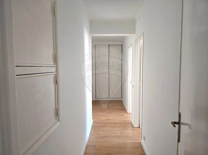 Apartamento T2 para Arrendamento em Odivelas Foto 5